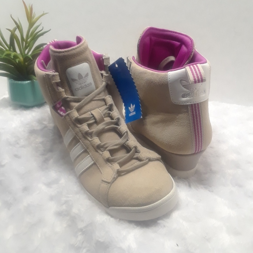 NWT Adidas Round it wedge sneaker